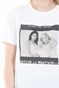 KENDALL + KYLIE-Γυναικείο t-shirt KENDALL + KYLIE PHOTO SQUARE λευκό